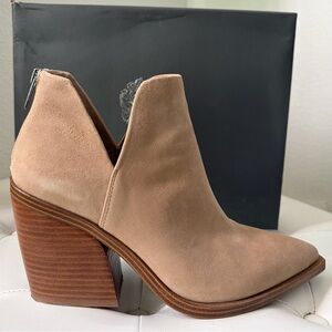 Vince Camuto Gigietta Boots in Tortilla Suede